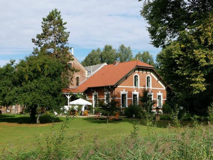 Ferienwohnung für 9 Personen, mit Terrasse und Garten sowie Ausblick