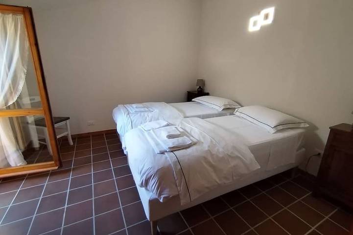 La Buganvilla: un' accogliente villetta con giardino vicino al centro di Sirolo in Sirolo, Riviera del Conero