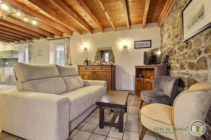 Gîte pour 4 personnes, avec jardin et terrasse, animaux acceptés à Saint-Quay-Perros - 2