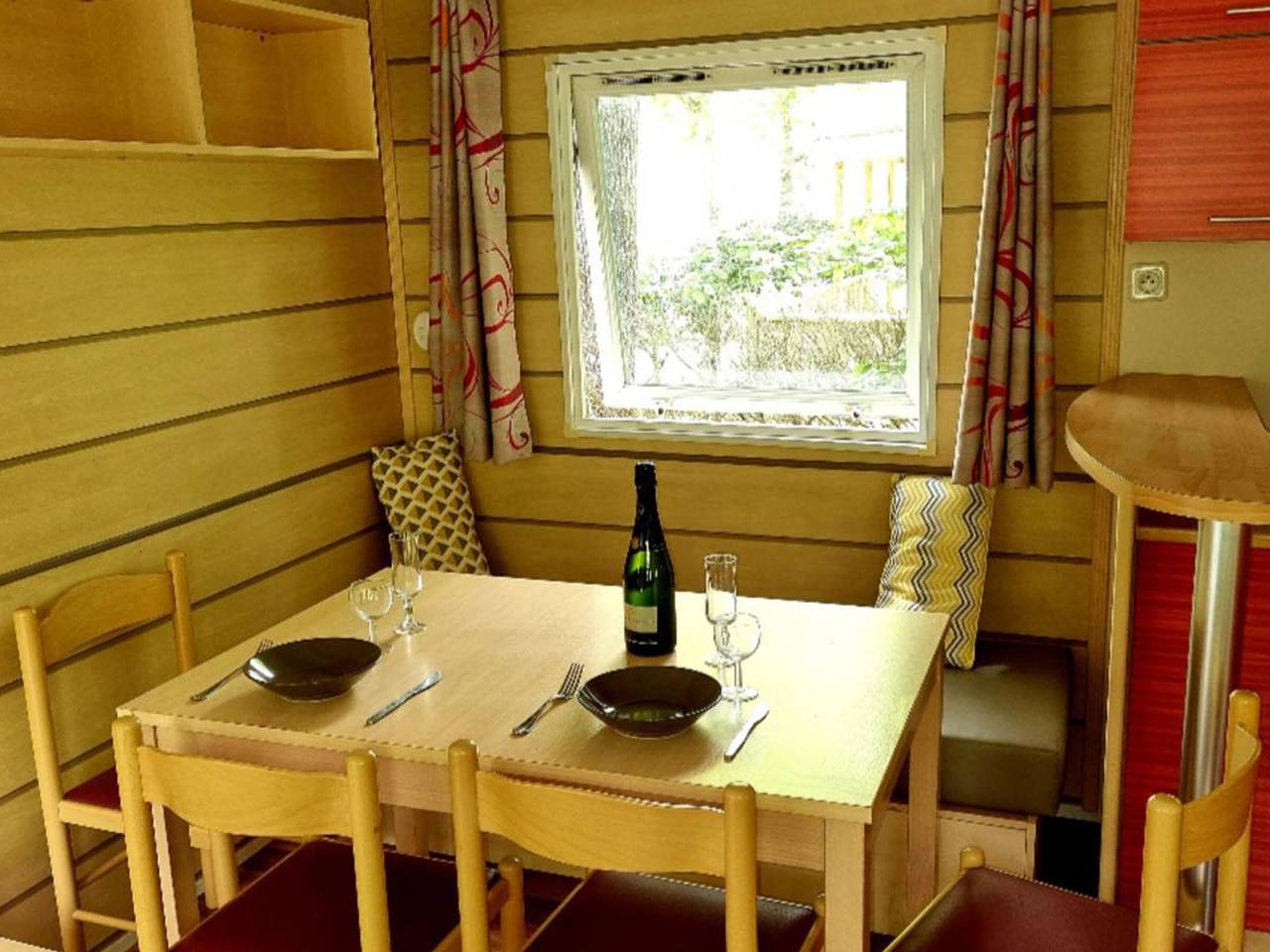 Mobil-home 32m² con Terraza - Para 4 personas in Nibelle, Región de Pithiviers