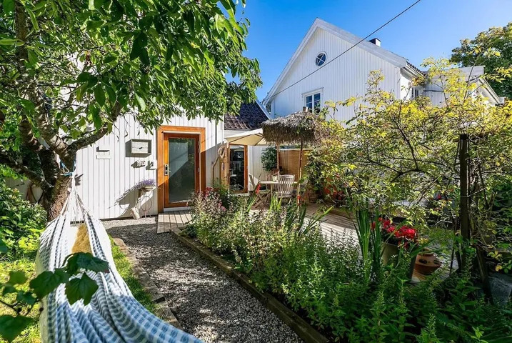 Villa für 6 Personen, mit Ausblick und Terrasse sowie Garten und Sauna - 1