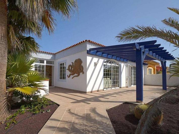 Finca für 4 Personen, mit Terrasse und Garten sowie Pool in La Pared