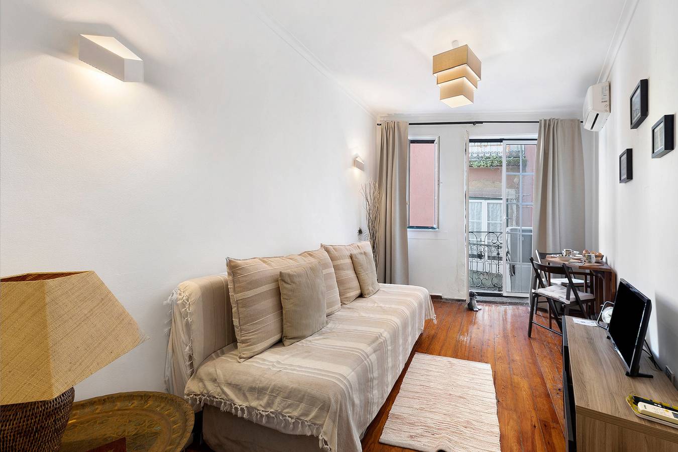 Entire apartment, 'São Miguel Alfama' Apartment with Balcony, Wi-Fi and Air Conditioning in São Miguel (Lisbon), Santa Maria Maior