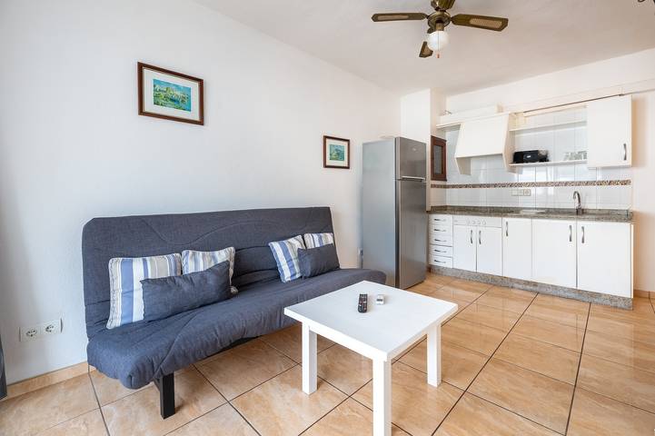 Apartamento entero, Apartamento 'Trilo 25' con aire acondicionado in Es Pujols, Formentera