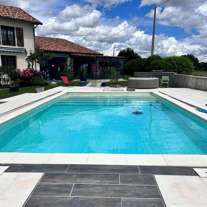 Gîte pour 3 personnes, avec jardin ainsi que vue et piscine à Aire-sur-l'Adour - 3