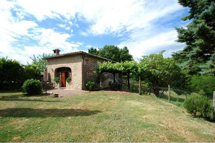Bauernhaus für 3 Personen mit Garten in Chiusdino, Siena Provinz