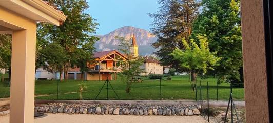 Gîte pour 6 personnes, avec terrasse et vue à Saint-Laurent-en-Royans