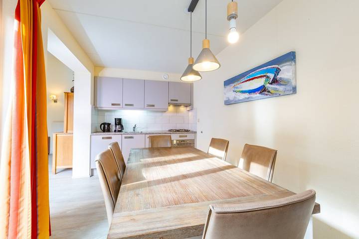 Ferienhaus für 6 Personen, mit Balkon/Terrasse und Terrasse sowie Garten und Pool in Kijkduin - 2