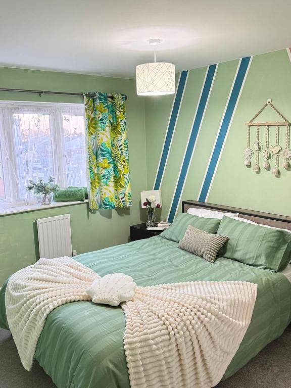 Modernes Neubauhaus mit 3 Schlafzimmern zur Miete in Luton in Luton, Chiltern Hills