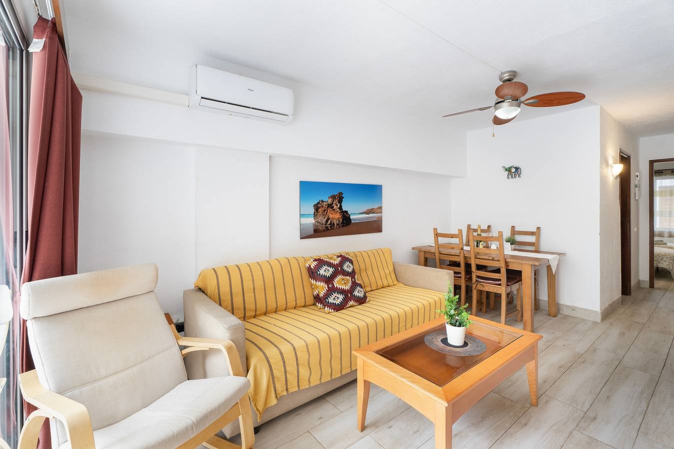 Casa de Férias 'Lovely One Bedroom' com Piscina Partilhada, Terraço Privado e Wi-Fi in Playa Puerto Colón, Adeje