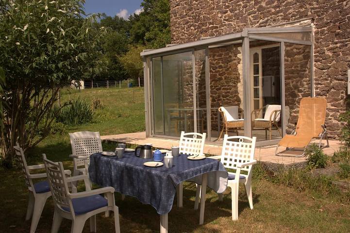 Gîte pour 5 personnes, avec Terrasse et Jardin à Ver (homonymie)