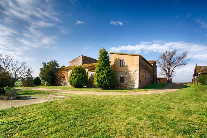 Casa rural para 3 personas, con Terraza y Jardín además de Piscina y Vistas en Riudellots de la Selva