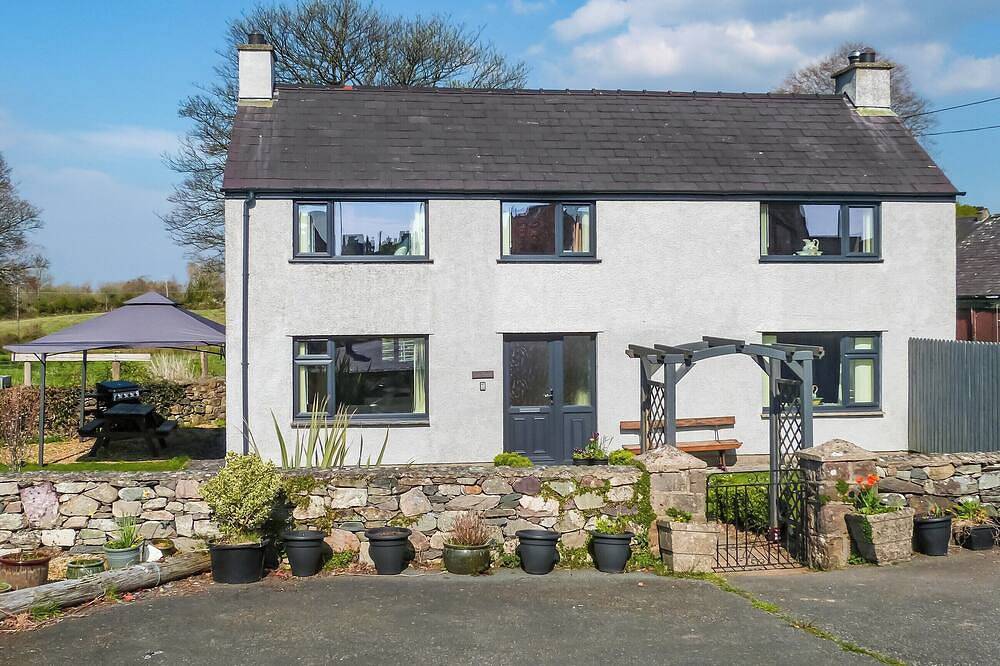 3 Schlafzimmer Unterkunft in Llanrug, near Caernarfon in Gwynedd