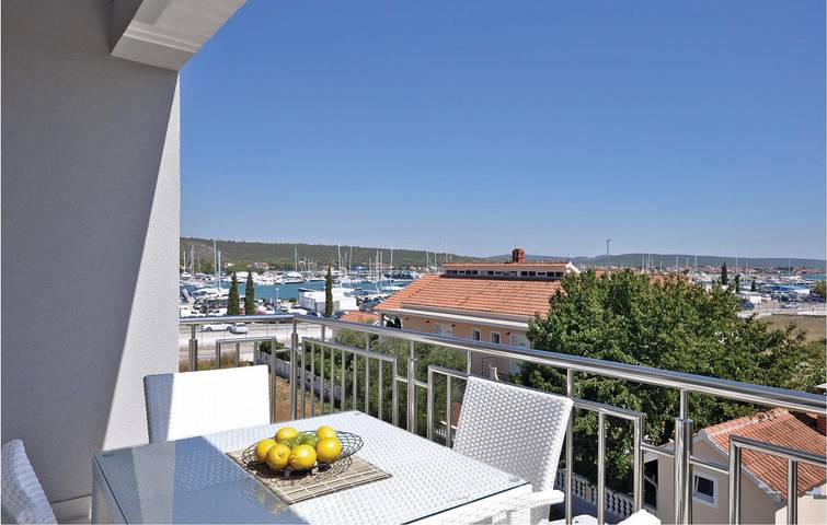 Gîte pour 4 personnes, avec Terrasse à Bibinje