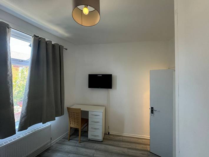 4-Bed House - Ensuite Rooms - Sleeps 8 - Parking in Mánchester, Gran Mánchester