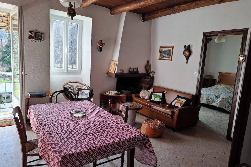 Maison de famille en Cévennes Ardéchoises à 5 minutes de la rivière in Valgorge, Parc naturel régional des Monts d'Ardèche