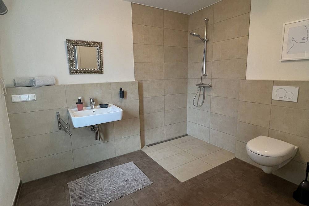 Ganze Wohnung, Moderne Ferienwohnung mit Wohlfühl-Terrasse in Beerfelden in Beerfelden, Odenwaldkreis