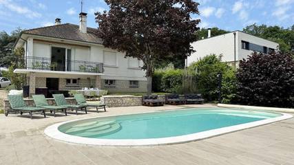 Gîte pour 10 personnes, avec jardin et piscine à Cloyes-sur-le-Loir