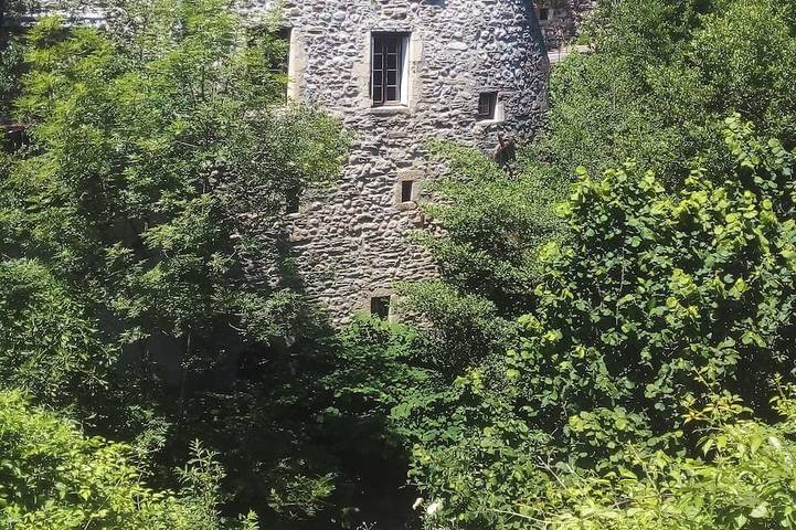 Maison de campagne pour 4 personnes, avec balcon à Aulas