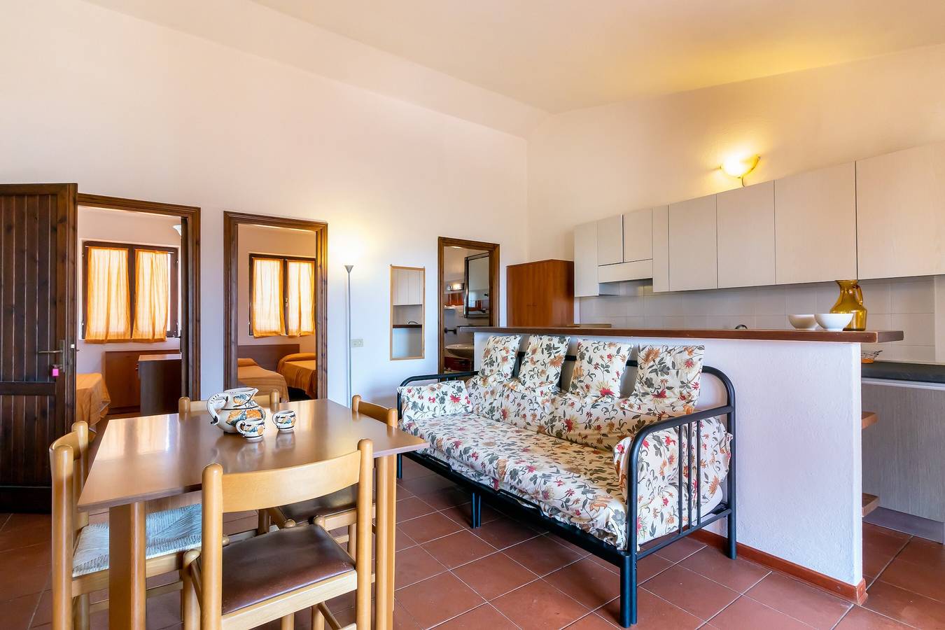 Appartement entier, Appartement "Veranda borgo Isola Rossa" avec vue sur la mer, climatisation, Wi-Fi et terrasse in Trinità d'Agultu e Vignola, Olbia-Tempio