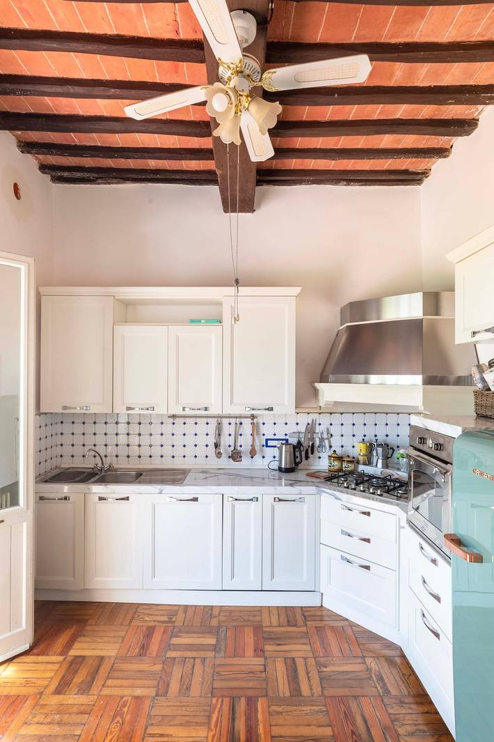 Location de vacances pour 16 personnes, avec vue sur le lac ainsi que terrasse et jardin à Castiglione del Lago - 4