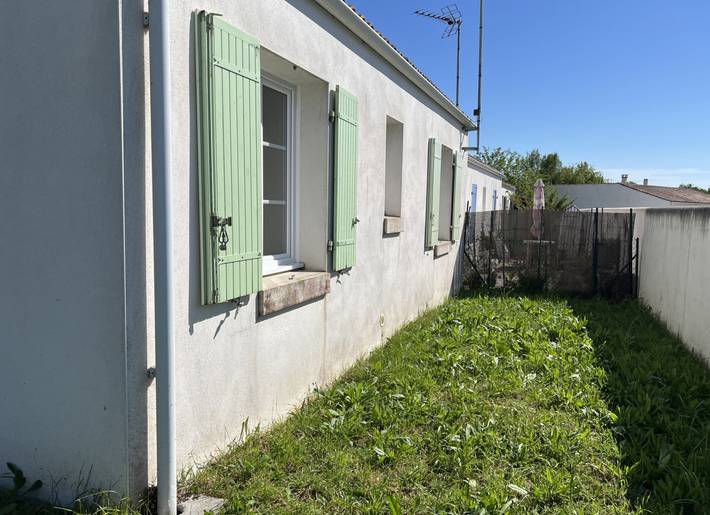 Gîte pour 6 personnes, avec terrasse et jardin