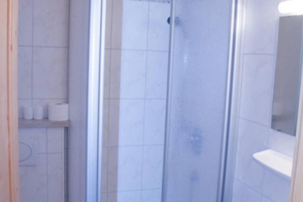 Ganze Wohnung, Ferienwohnung Ii, 40 qm für 2 Pers. sep.Schlafzimmer in Rottau, Grassau