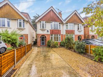 Holiday Home for 6 People in Chichester, West Sussex, Photo 1