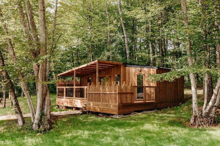 Location de vacances pour 4 personnes, avec piscine et bassin pour enfant ainsi que vue et jardin à Coux-et-Bigaroque - 2