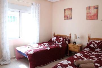 Villa for 8 People in Los Balcones, Orihuela, Photo 2