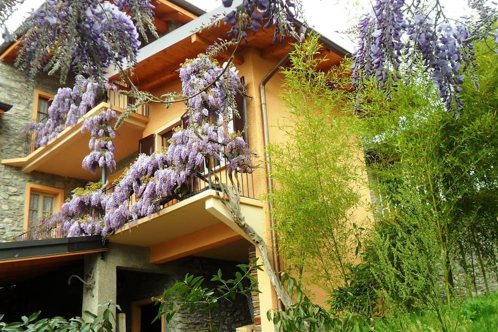 Villa Iolanda: Erholung Pur, 2 Terrassen Seesicht und Feuerstelle in Cremia, Gemeinde Cremia