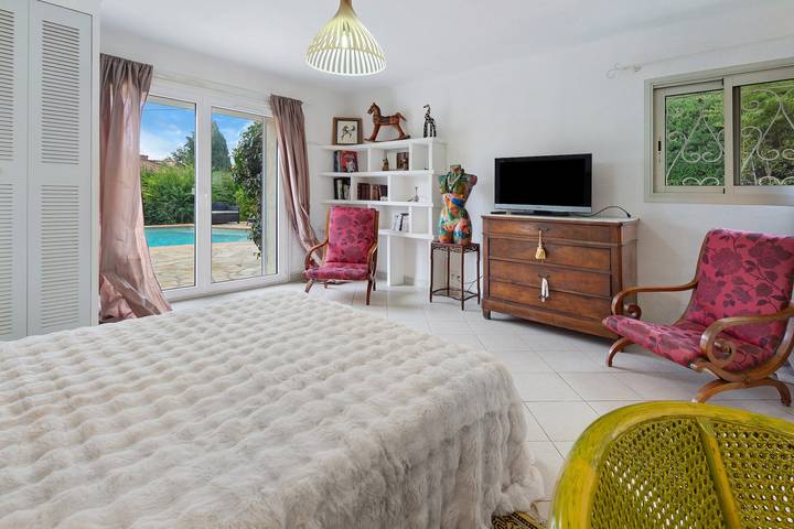 Spacious Guest Room with Private Terrace and Pool Access in Vence, Mediterranean Coast (France)