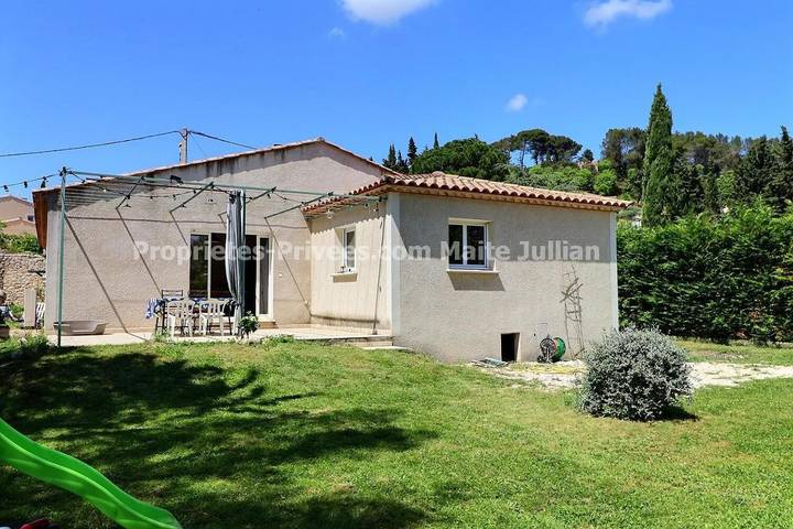 Villa pour 6 personnes, avec piscine ainsi que vue et jardin, animaux acceptés