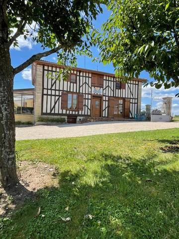 Gîte pour 12 personnes, avec vue et jardin, adapté aux familles dans Voillecomte
