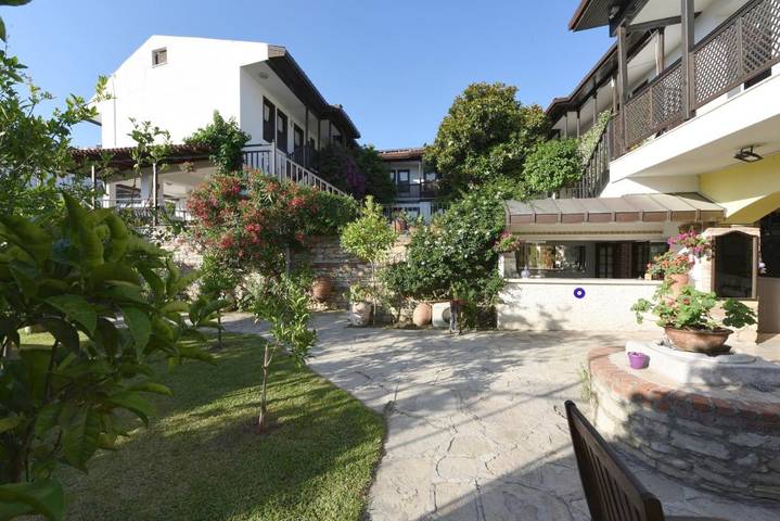Hotel voor 2 personen, with uitzicht and zwembad as well as tuin in Kusadasi