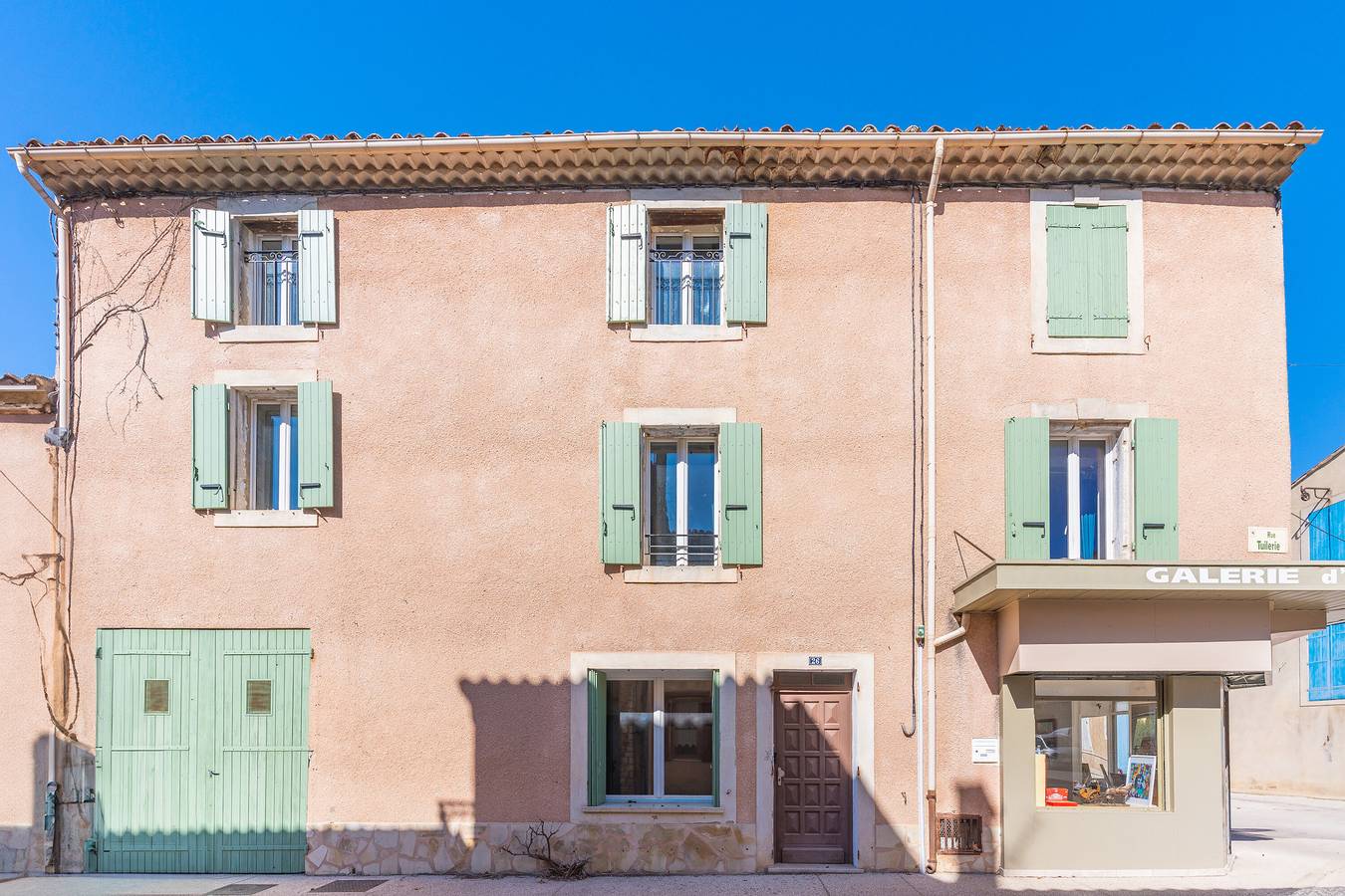 Apartamento entero, 3 - Coeur de village F2 - con aire acondicionado in Charleval, Region de Aix-en-Provence