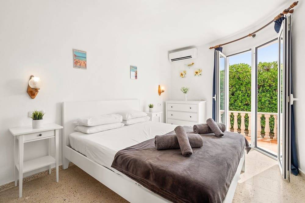 Casa Kintore A beautiful family friendly villa in S'Algar, Sant Lluís