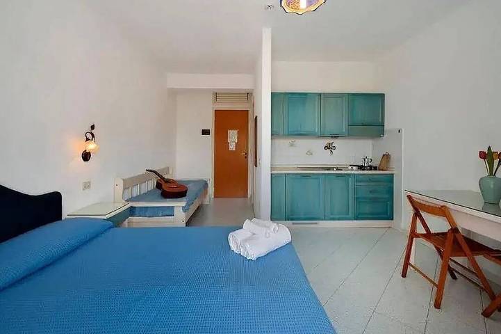 Gîte pour 3 personnes, avec piscine ainsi que balcon et jardin dans Ischia - 3