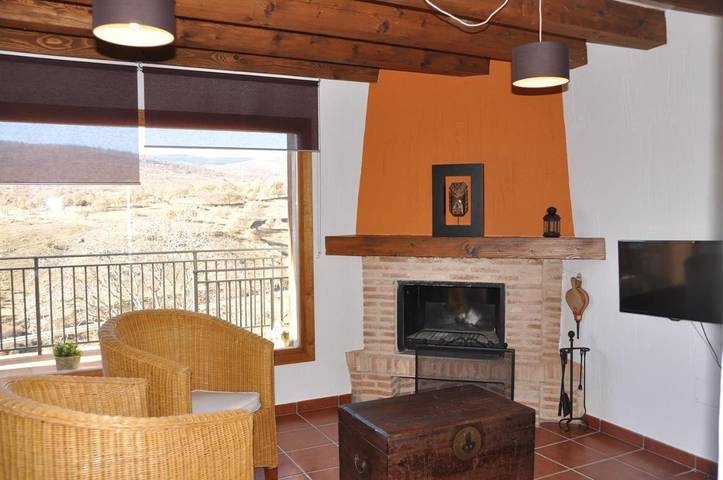 Casa rural para 6 personas, con Balcón y Terraza además de Jardín y Vistas en Valle del Lozoya - 2