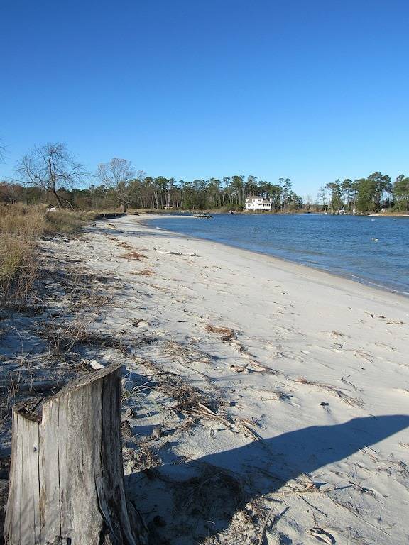 Little Bay Waterfront Retreat in Rappahannock River