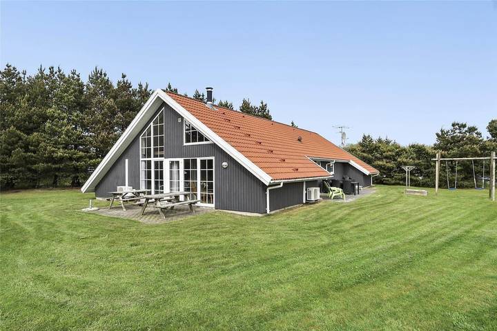 Ferienhaus für 6 Personen, mit Pool und Terrasse sowie Whirlpool und Sauna, kinderfreundlich in Blavand