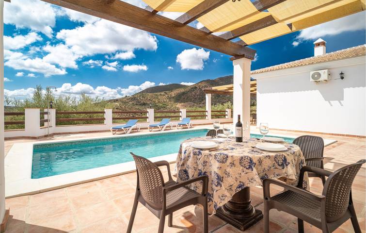 Cozy Apartment with Terrace near River & Restaurants in Mondrón, Periana