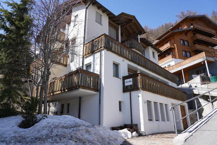 Vacation apartment for 4 people, with balcony, kid friendly in Saas-Fee