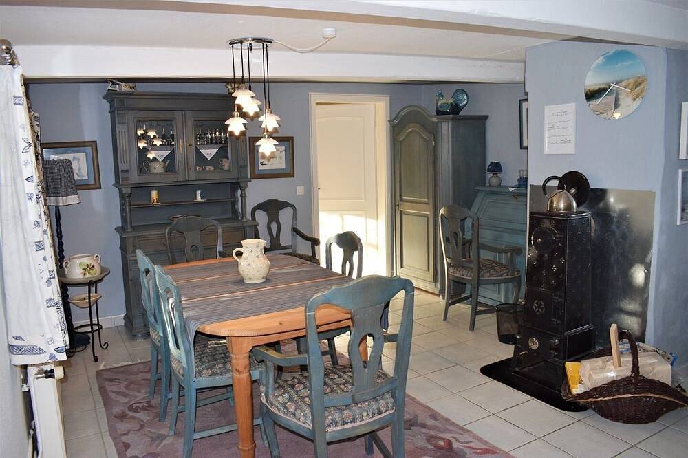 Charmantes Reetdachhaus mit eingezäuntem Garten in Bordelum, Nordfriesland