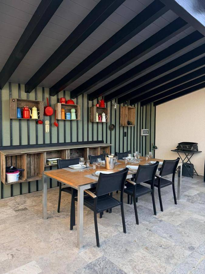Location de vacances pour 4 personnes, avec Jacuzzi et Terrasse ainsi que Jardin et Vue à Vérines