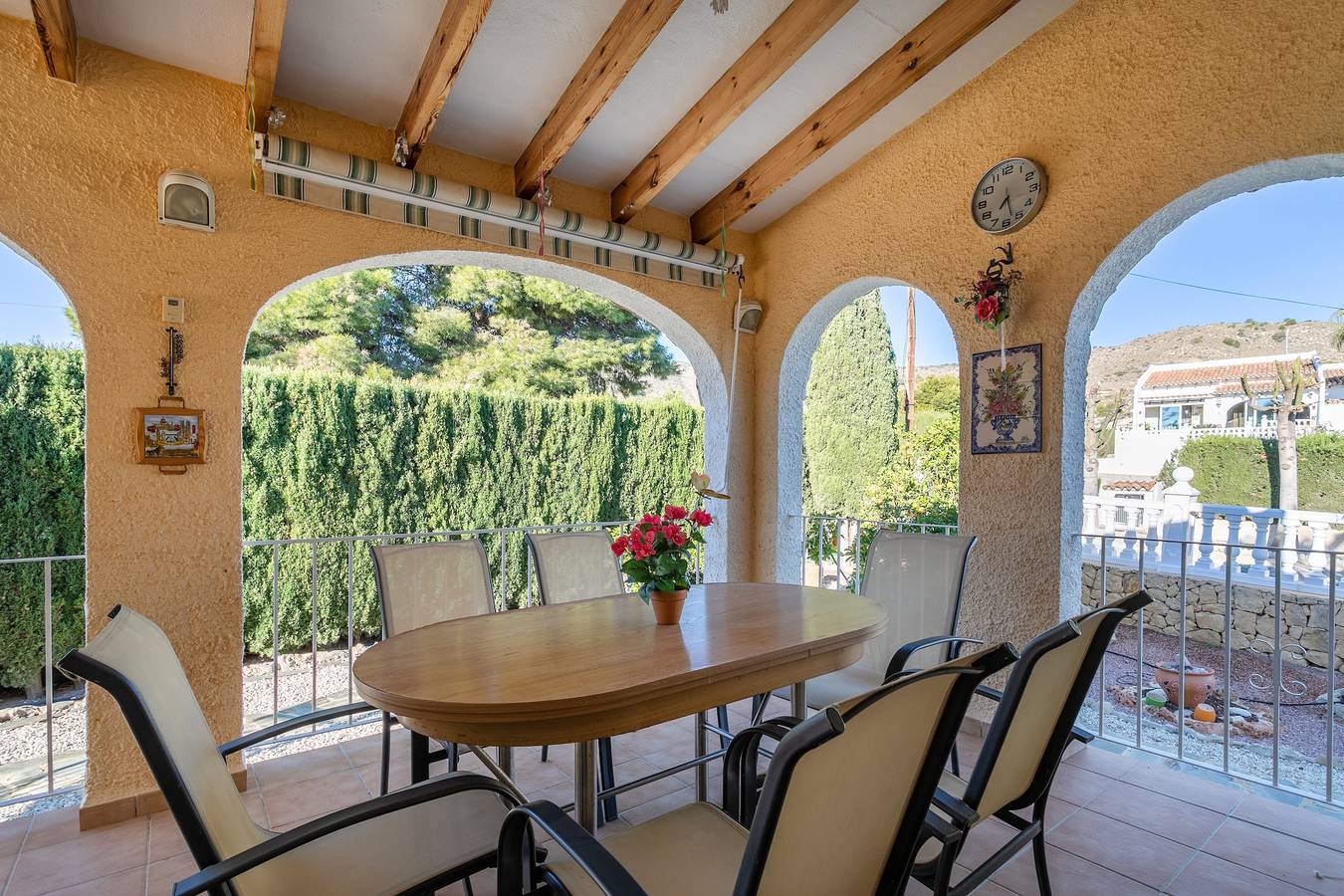 Villa con piscina privata, ampio giardino e vista spettacolare sul mare in Venta Lanuza, El Campello