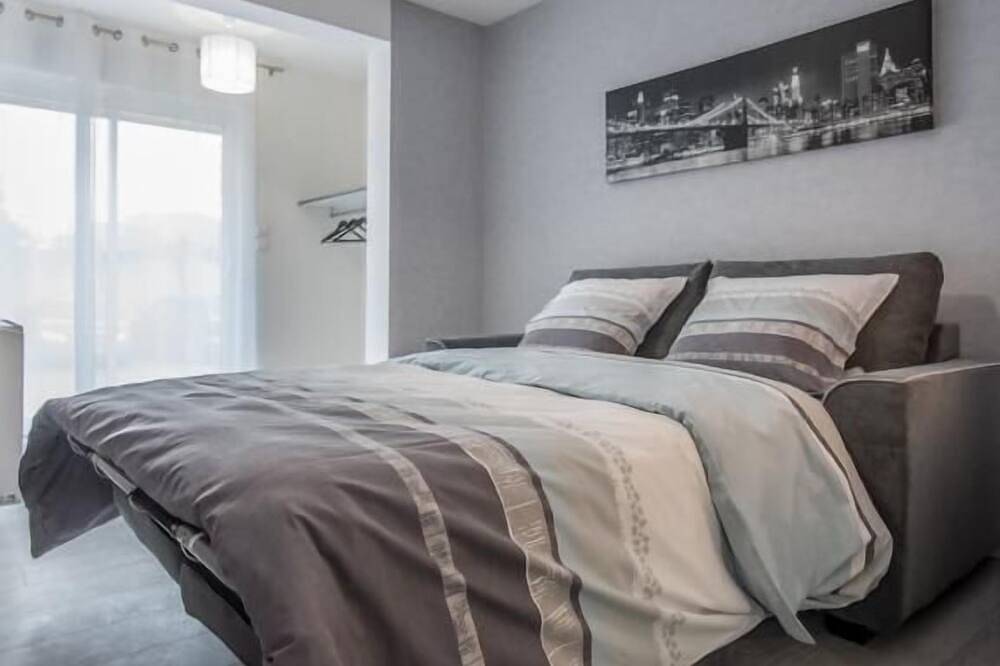 Apartamento entero, ★ Centro ★ Aparcamiento ★ Wifi ★ La Terrasse des Moulins ★ Appart Hotel Bourgoin ★ in Bourgoin-Jallieu, Región de La Tour-du-Pin