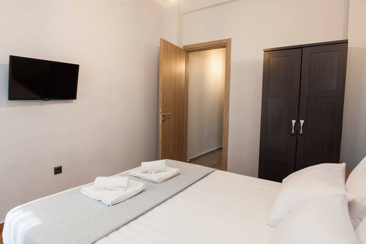 Ganze Wohnung, Modern City Flat 2 Bd near Metaxourgio Metro in Zentral-Athen, Athen