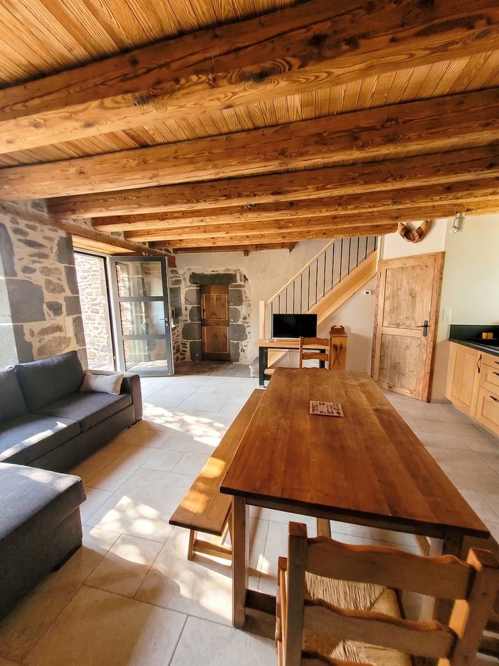 Charmantes Haus in Alleuze – 90 m² mit Terrasse in Alleuze, Region Saint-Flour