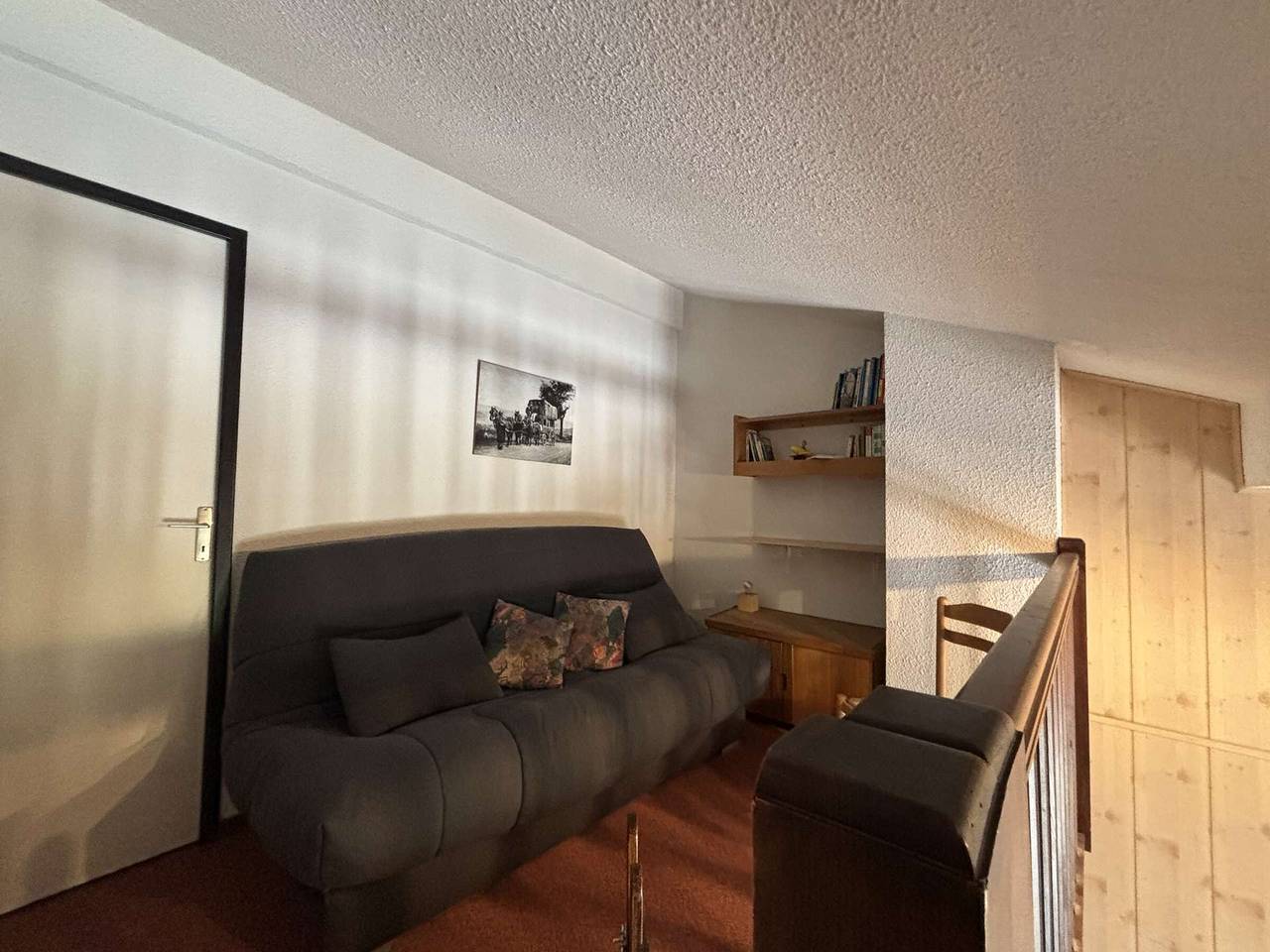 Apartamento entero, Apartamento amplio de 2 habitaciones con altillo a 100 m de las pistas in Auris, Parque Nacional de los Ecrins